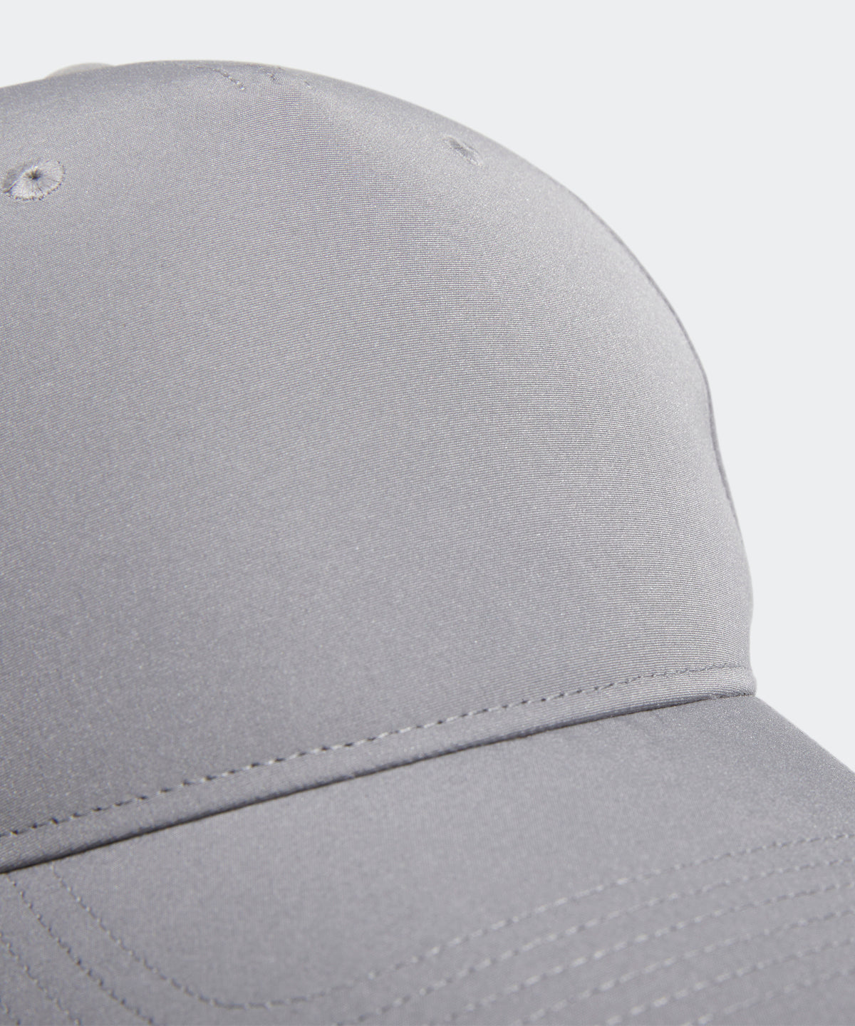 Golf performance crested cap