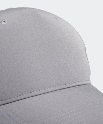 Golf performance crested cap